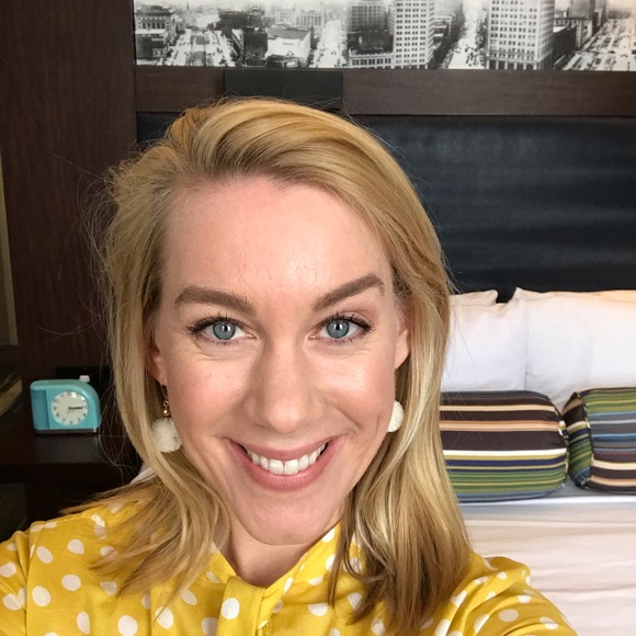 Meet your Posher, Meredith - Picture 2 of 5